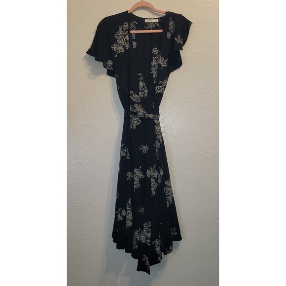 Elegant Black Floral Wrap Dress - Picture 2 of 9